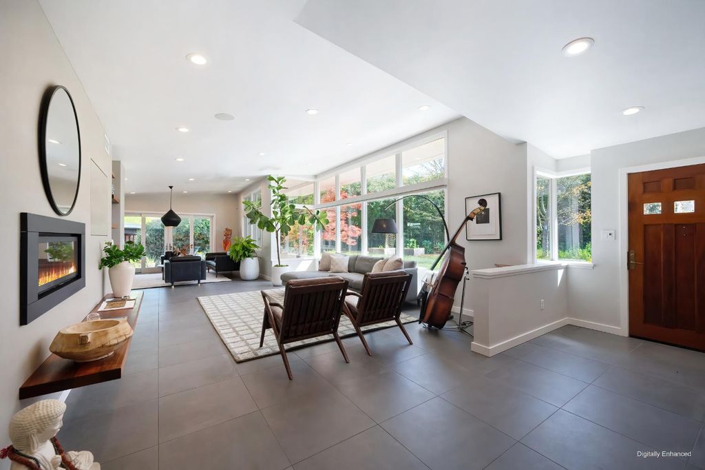 Photo of 2701 Huntington Road, Sacramento, CA 95864 (MLS # 226033141)