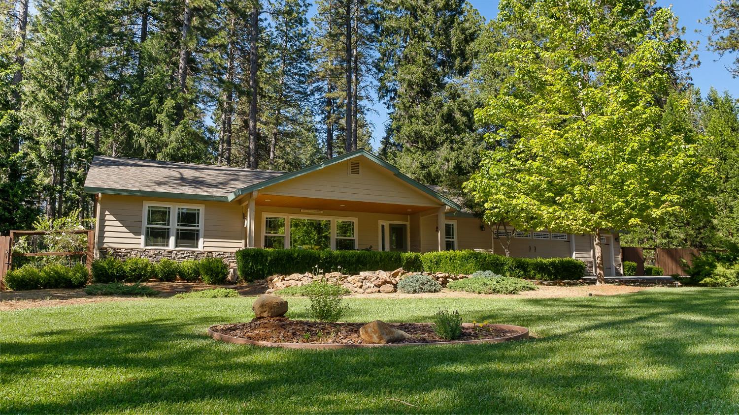 5827 Silverleaf Drive