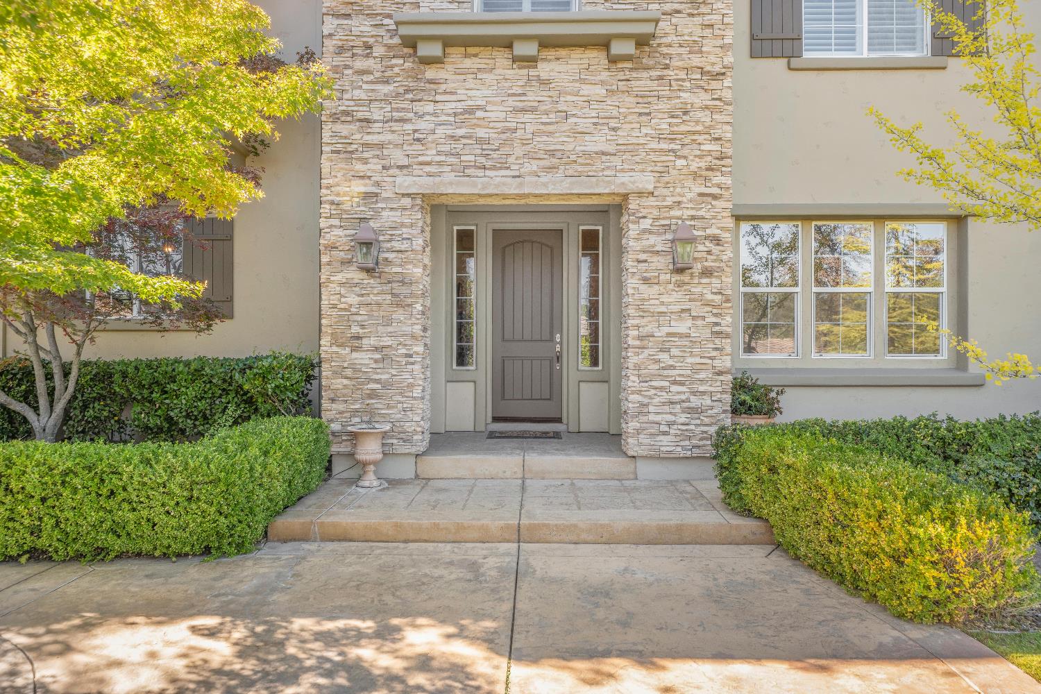 9825 Spyglass Circle