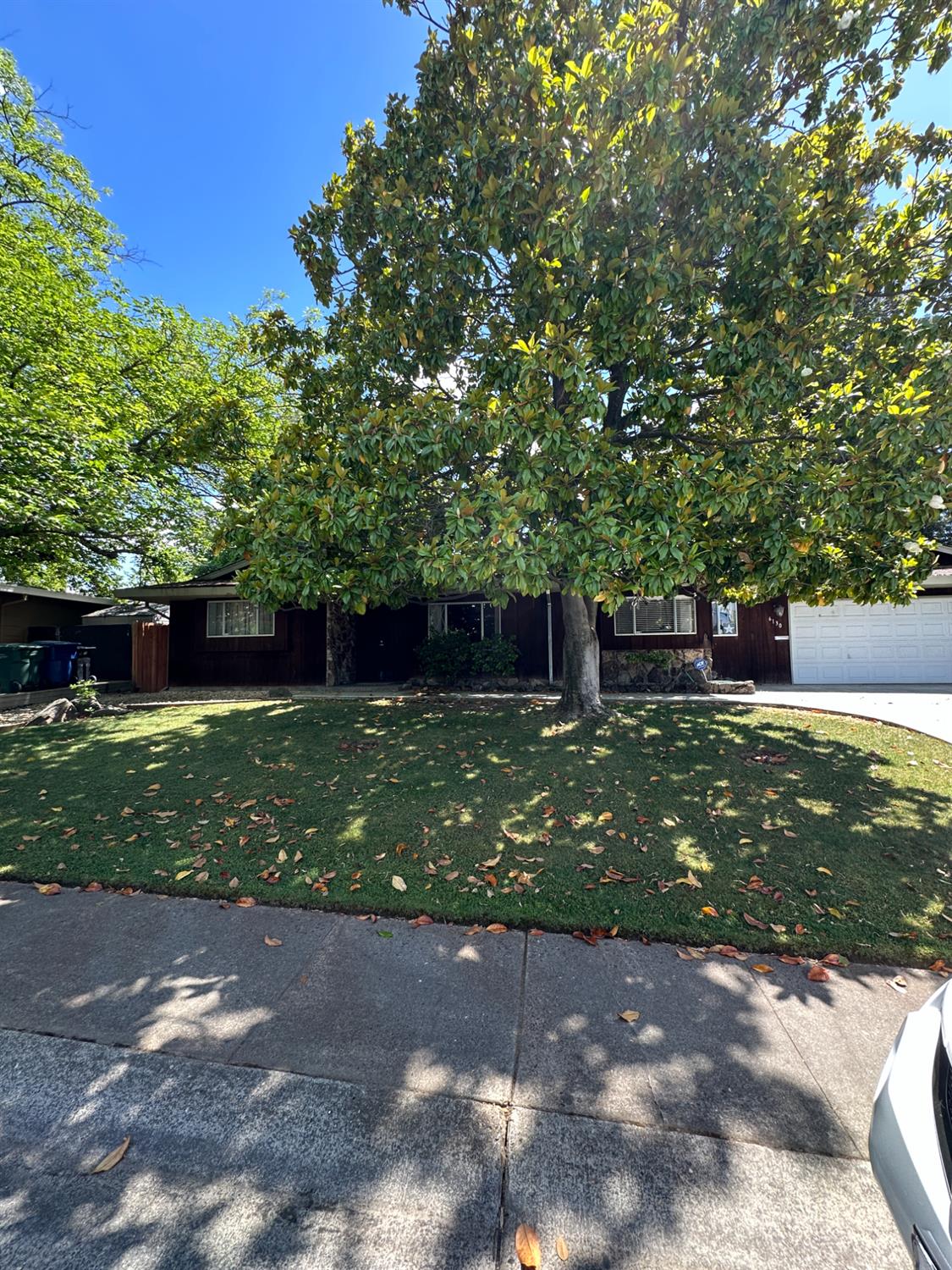 6130 Winding Way