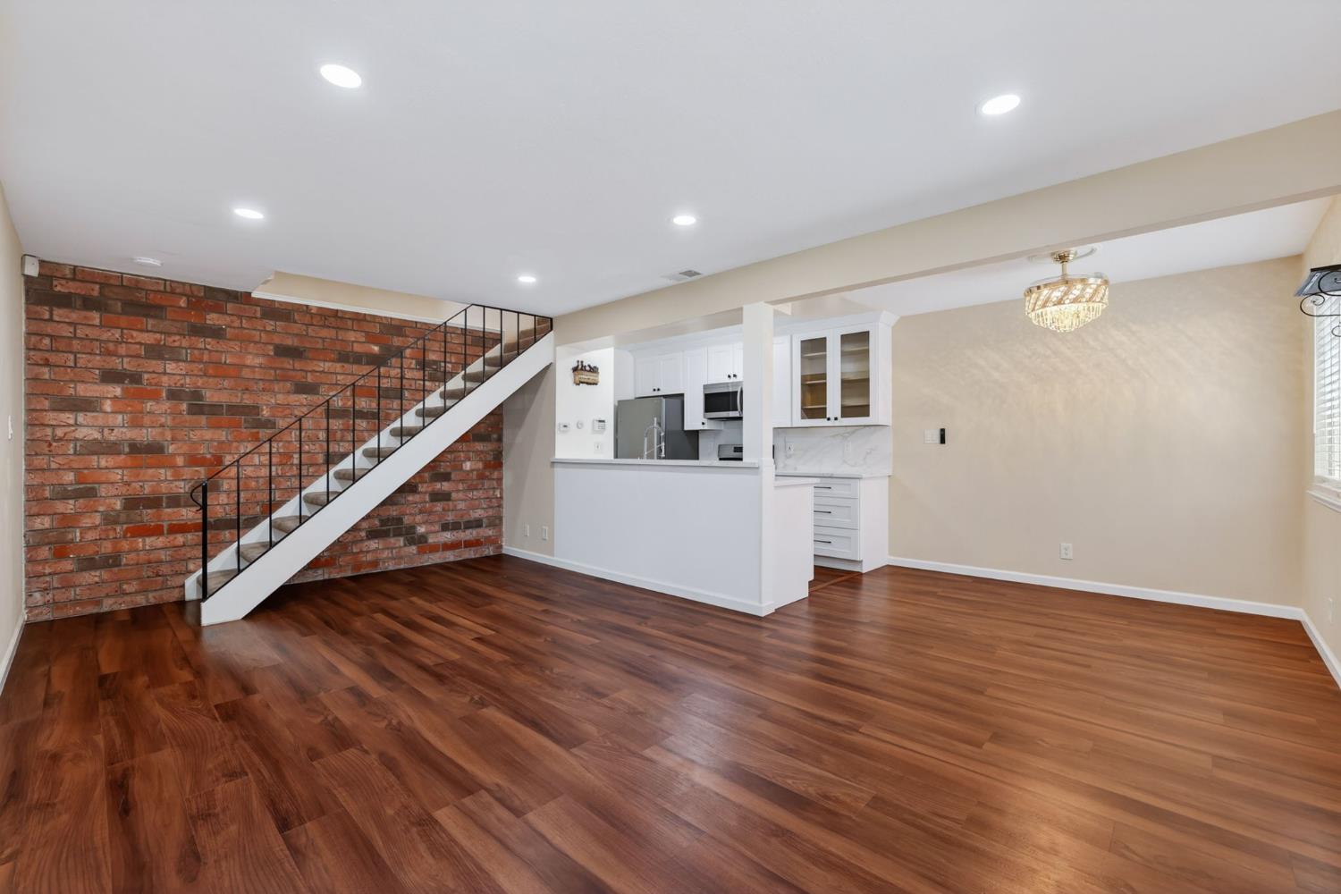 2708 Pole Line Road 2