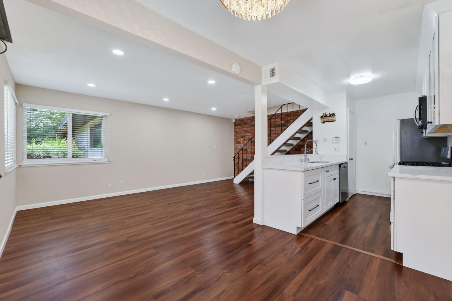 2708 Pole Line Road 2