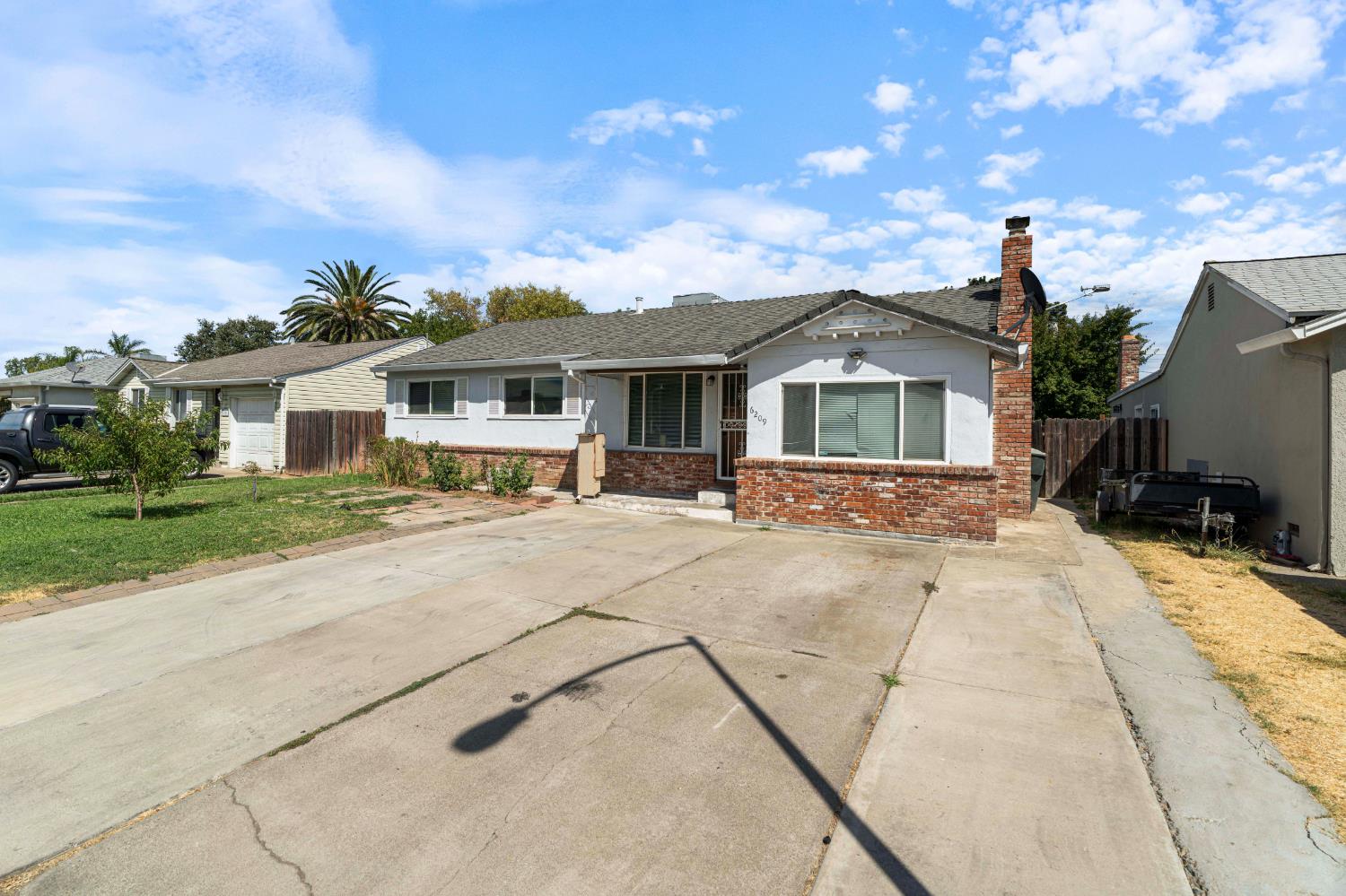 6209 Vista Avenue