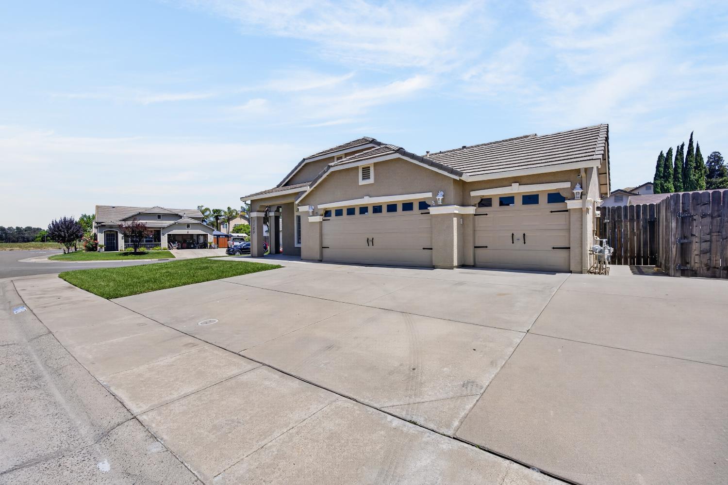 1123 Thornbridge Drive