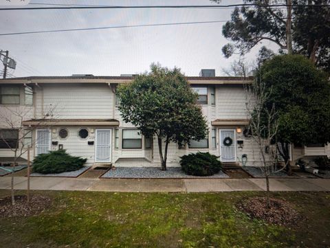 2747 24th Street Sacramento CA 95818
