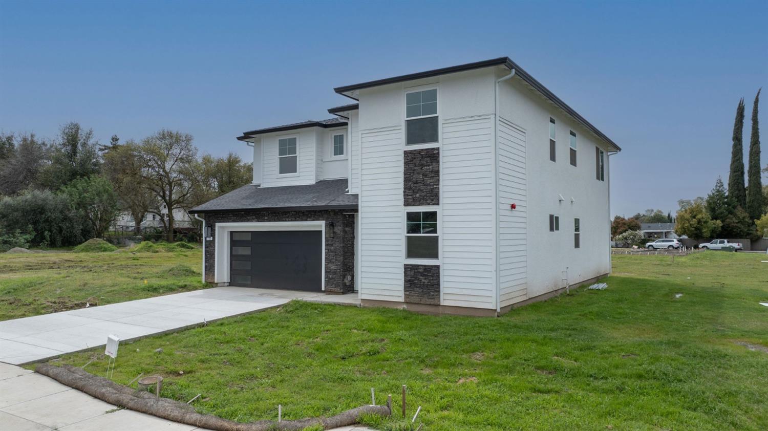 918 Robin Court