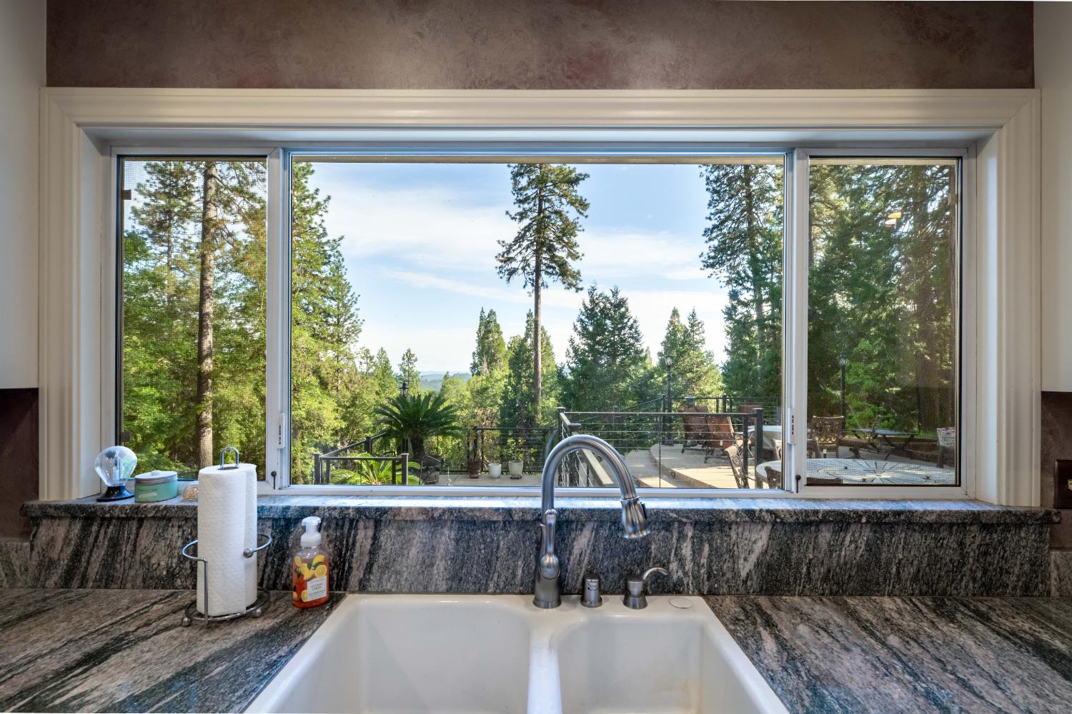 10340 Banner Lava Cap