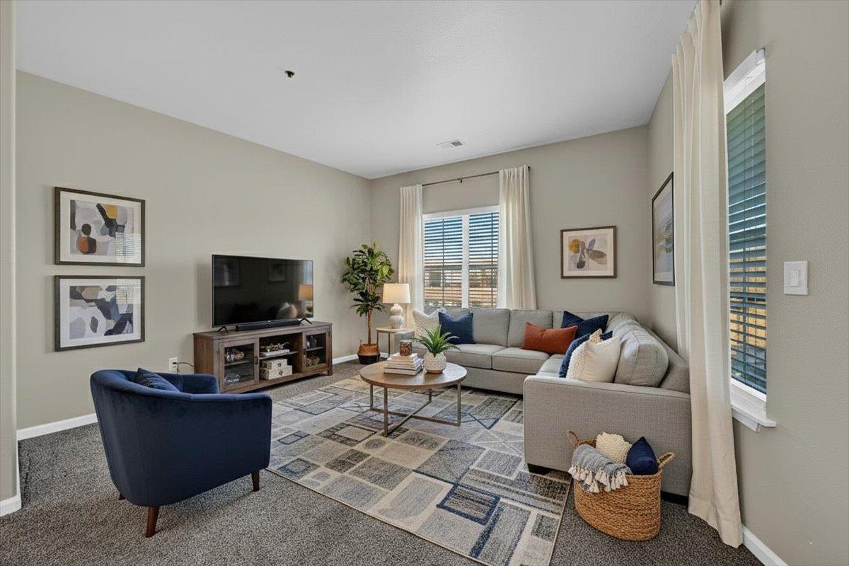 4200 E Commerce 1121