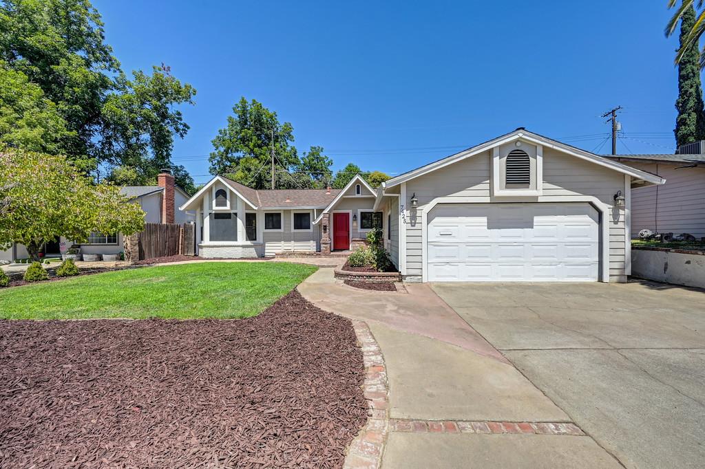 7425 Rollingwood Boulevard