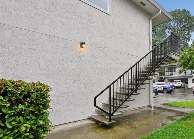 4744 Greenholme Drive 4