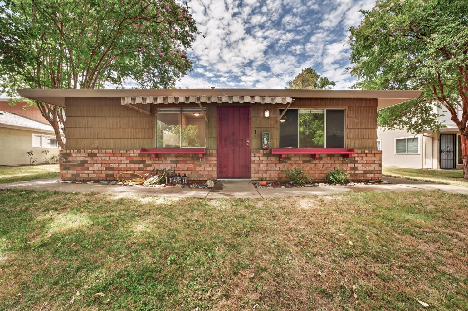 2032 Benita Drive 1