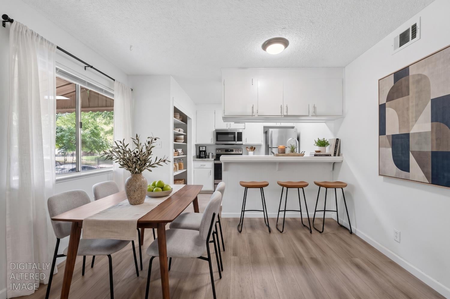 2032 Benita Drive 1