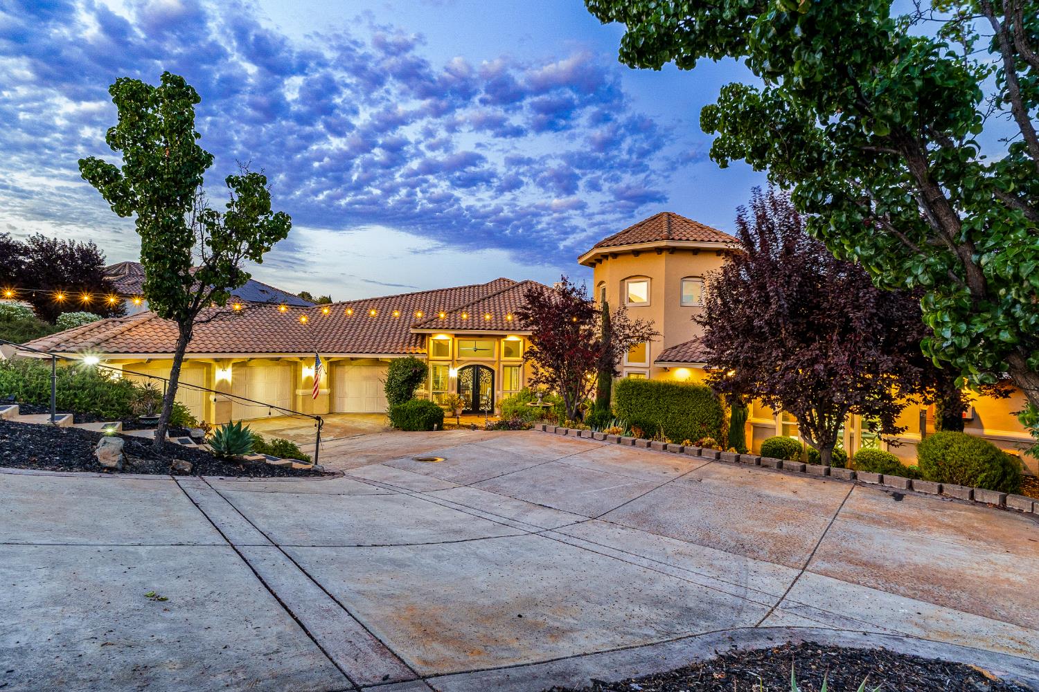 5083 Thalia Drive