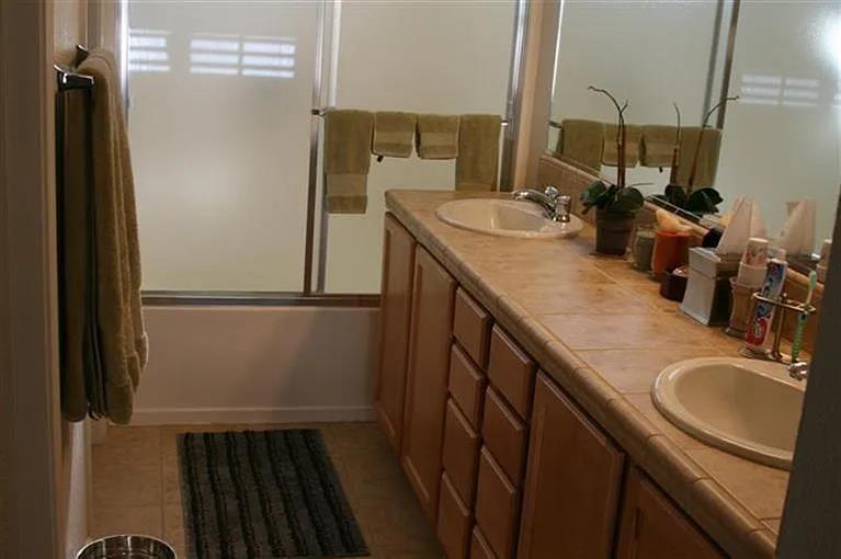 1009 Esplanade Circle