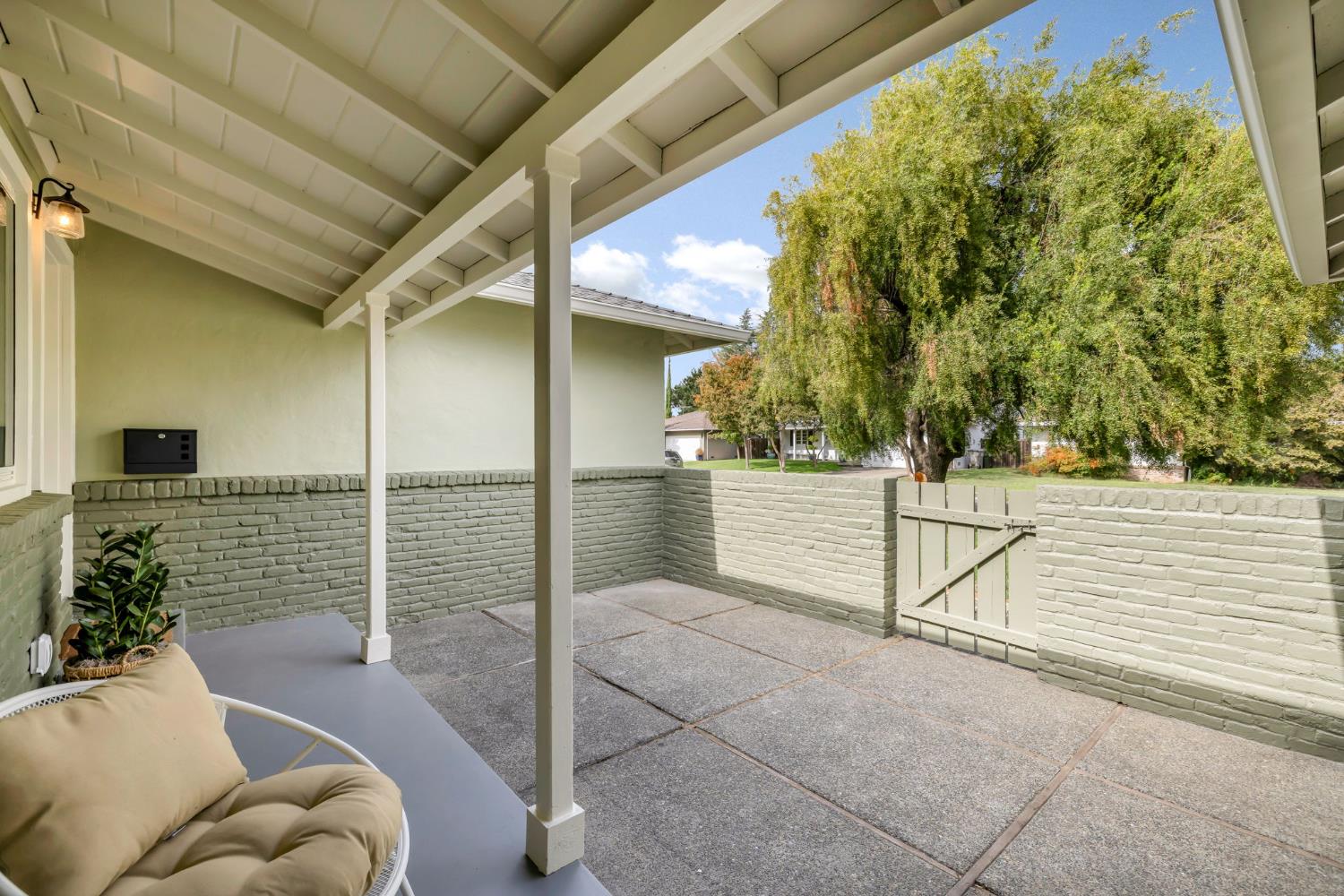 1220 Lucio Lane