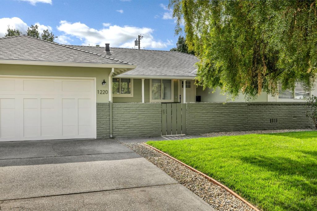 Photo of 1220 Lucio Lane, Sacramento, CA 95822 (MLS # 225136986)