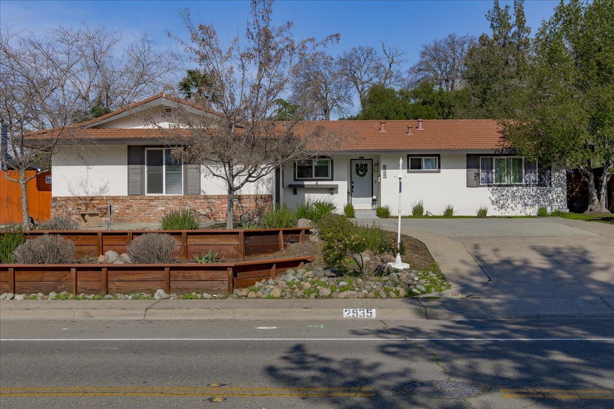 2935 Argonaut Avenue