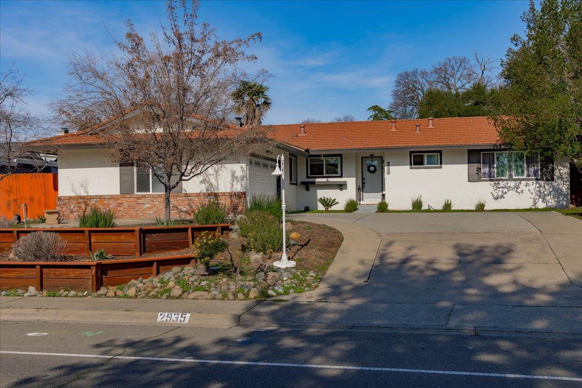 2935 Argonaut Avenue