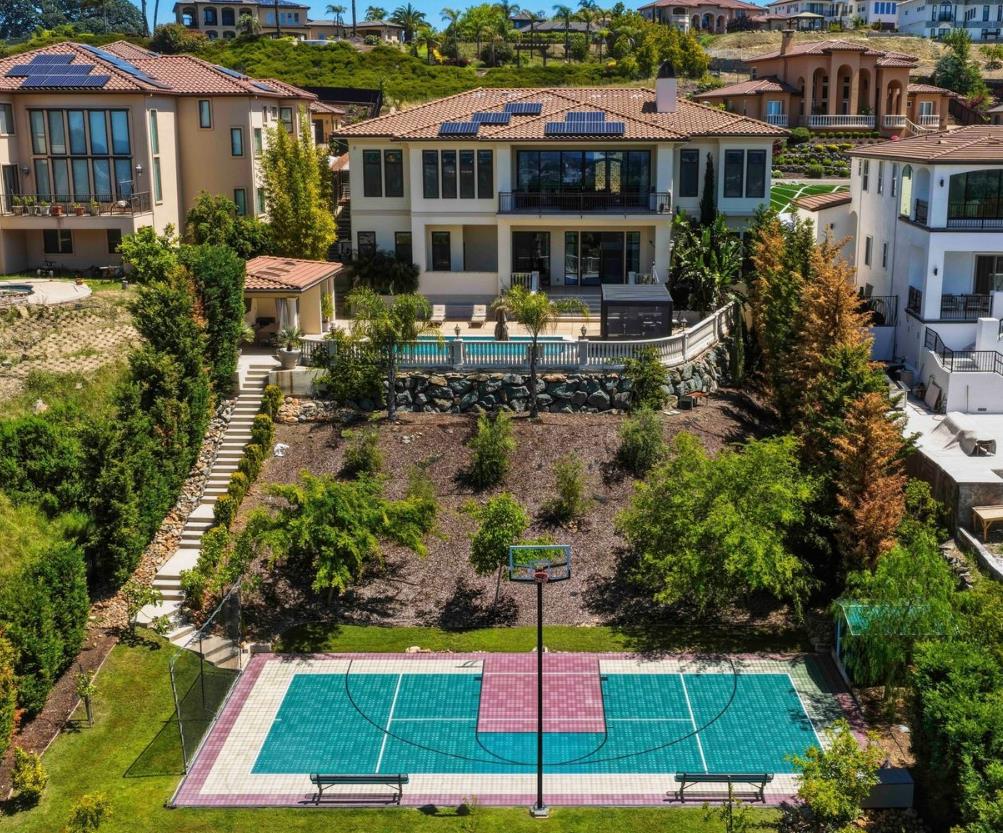 535 Serpa Way