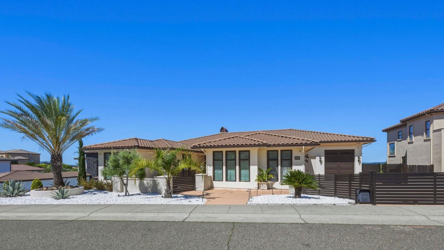 535 Serpa Way