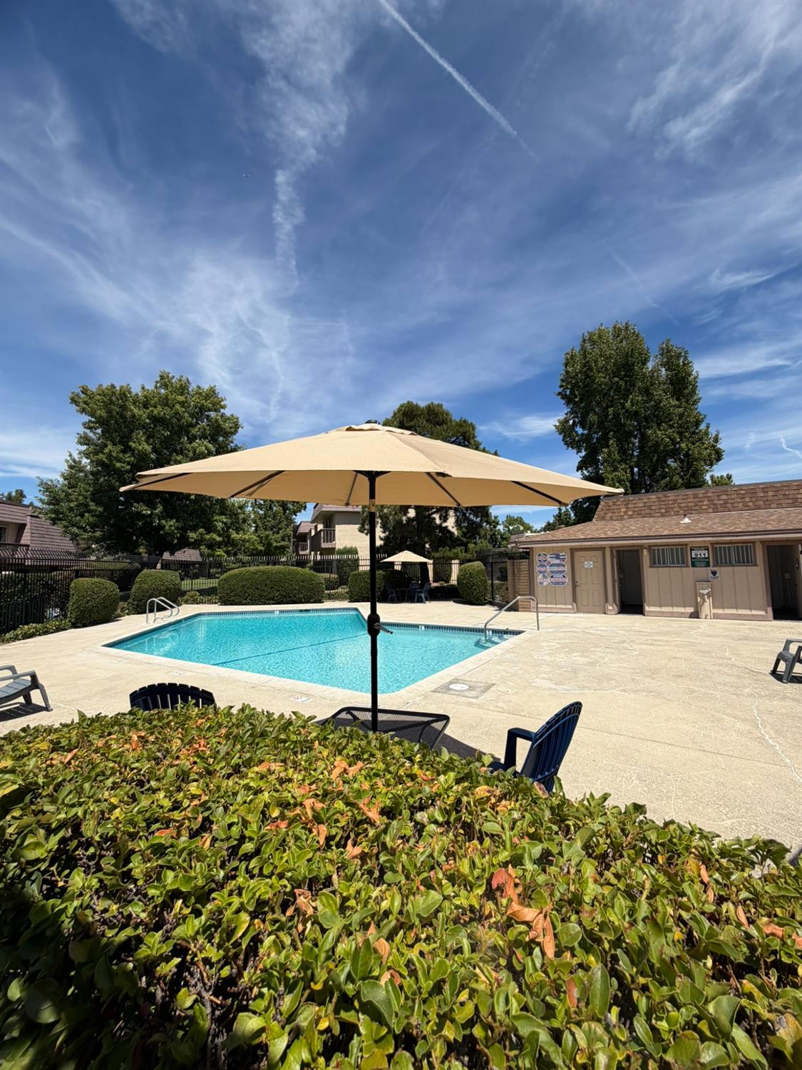 6131 Via Casitas