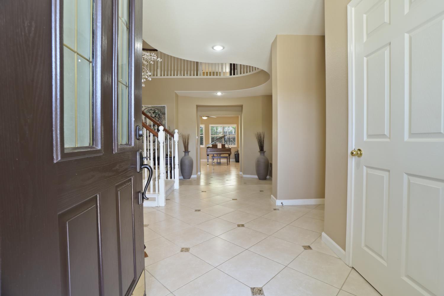 935 Shortland Circle