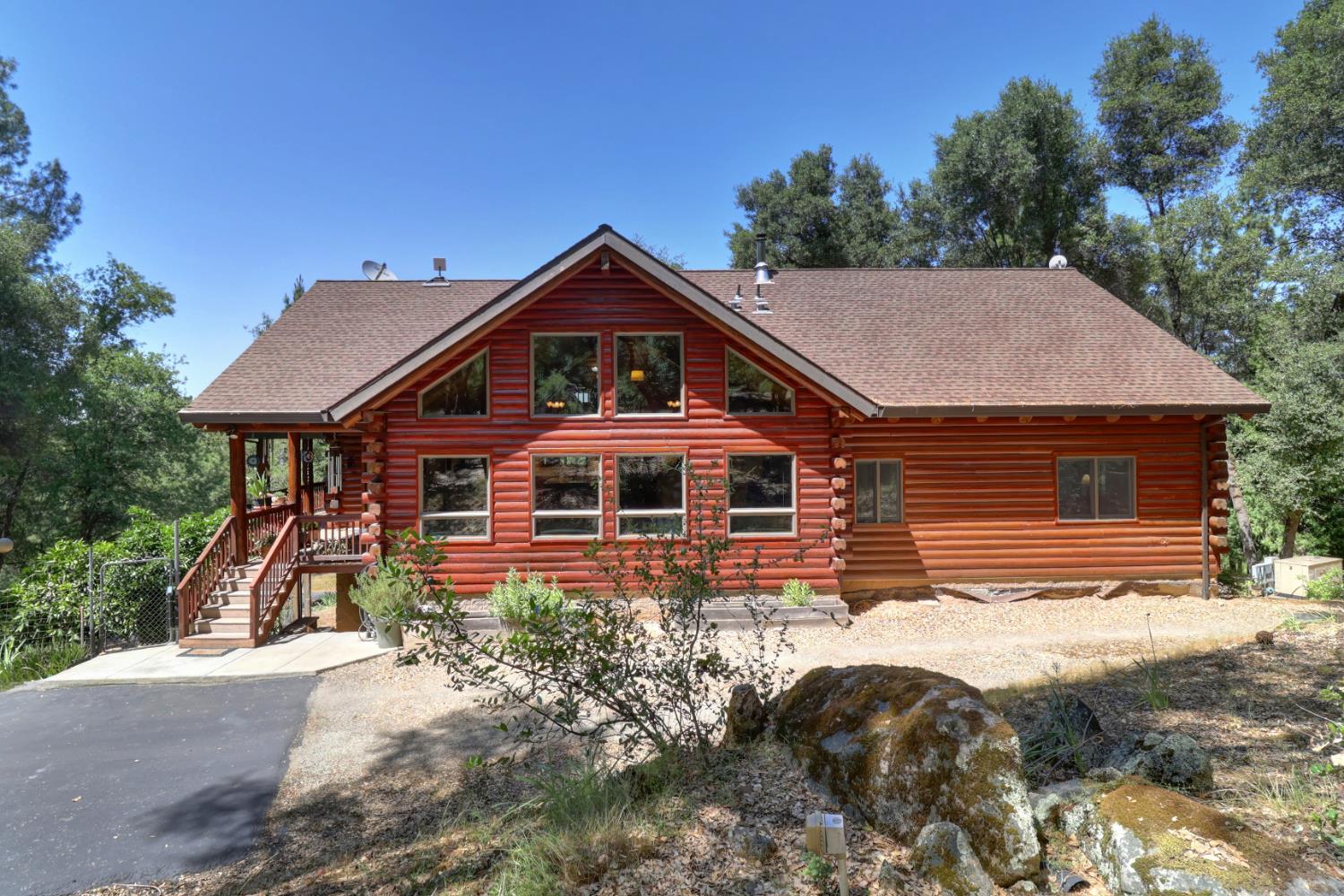 3059 Squirrel Hollow