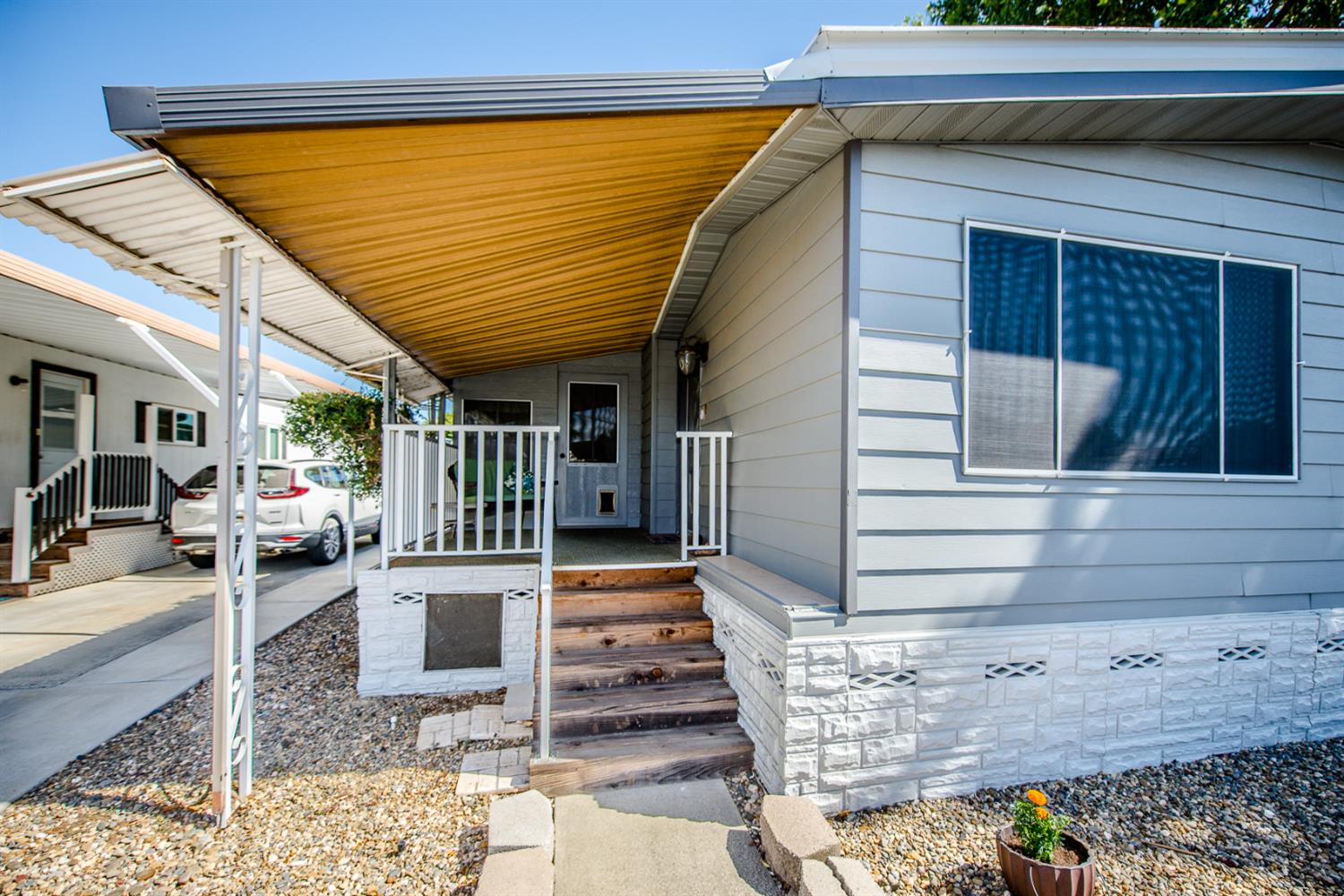 118 Leisureville Circle