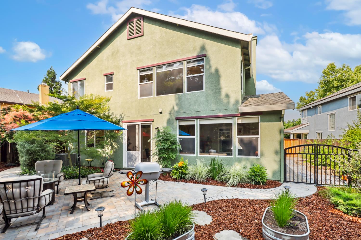 2110 Sargent Court
