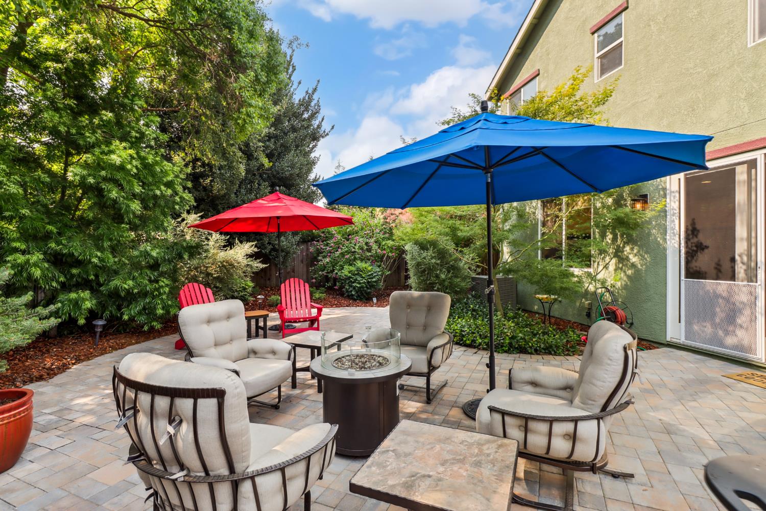 2110 Sargent Court