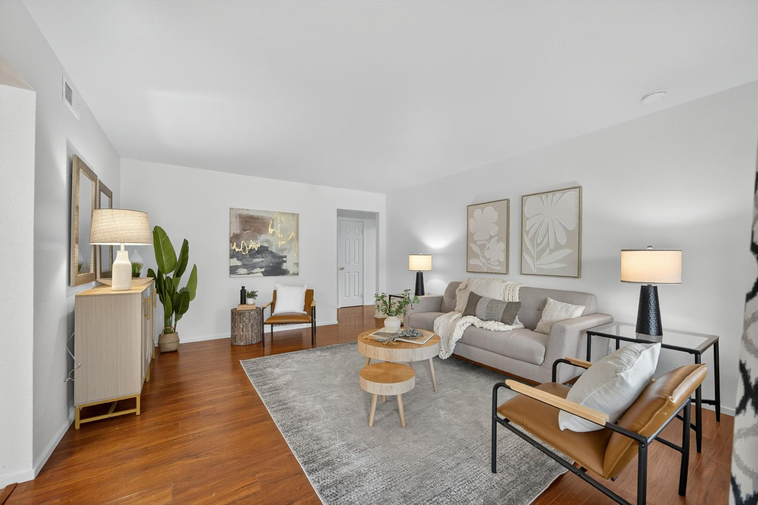 5220 Pomegranate Avenue