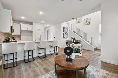 6451 Jacinto Avenue Sacramento CA 95823