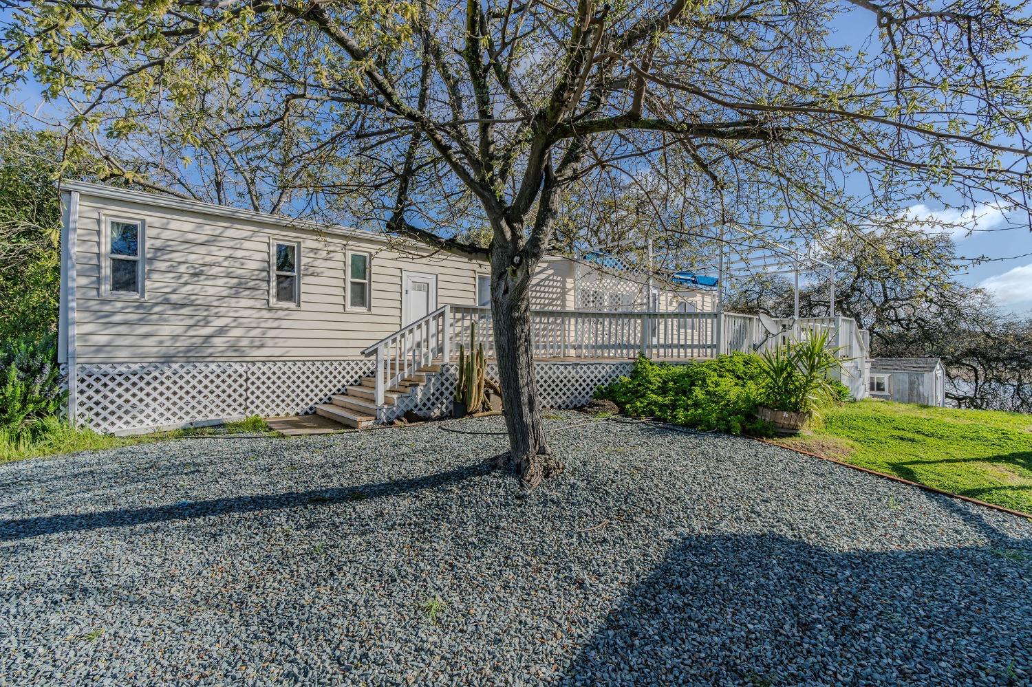 2000 Camanche Road 16