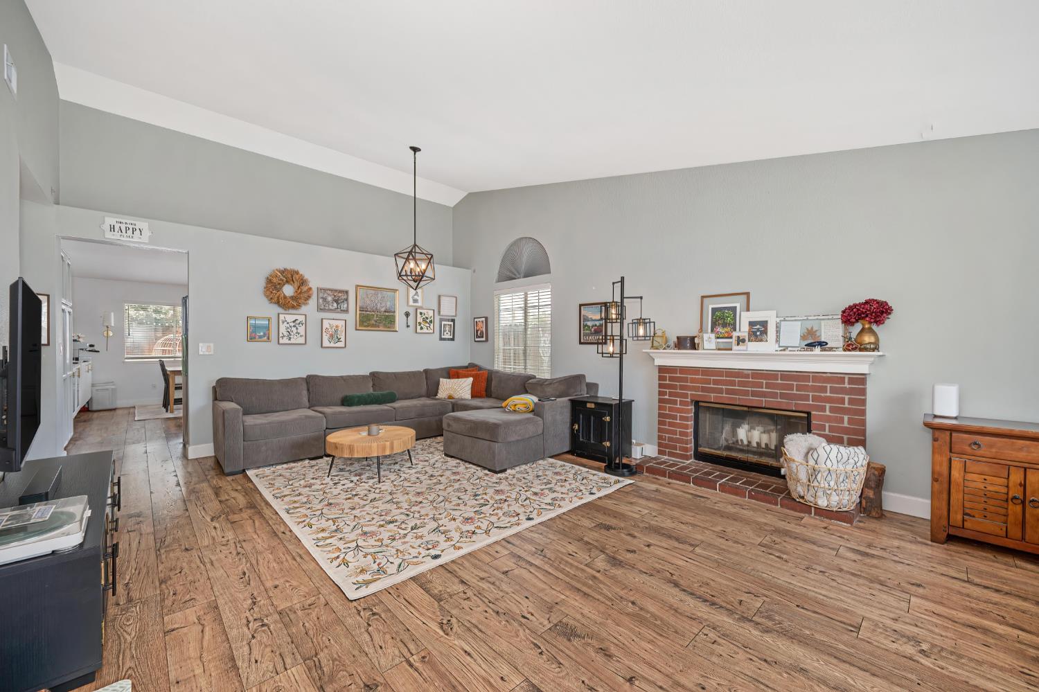 5208 Olivehurst Way
