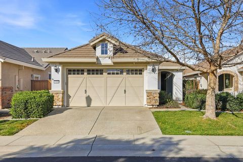 7713 Peak Forest Way Elk Grove CA 95757