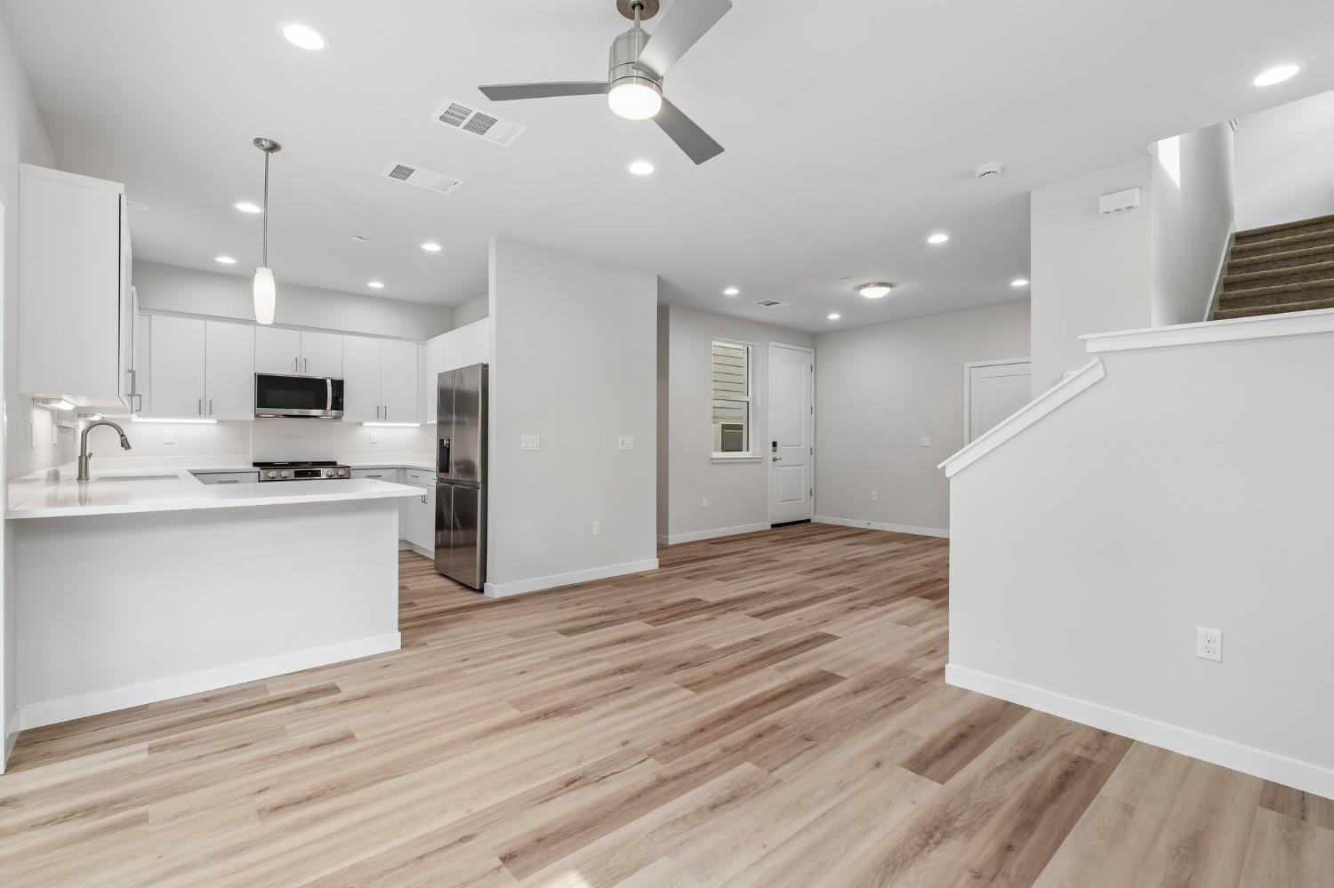 210 Lago Drive