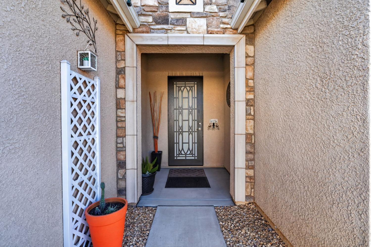 674 Agua Dulce Avenue