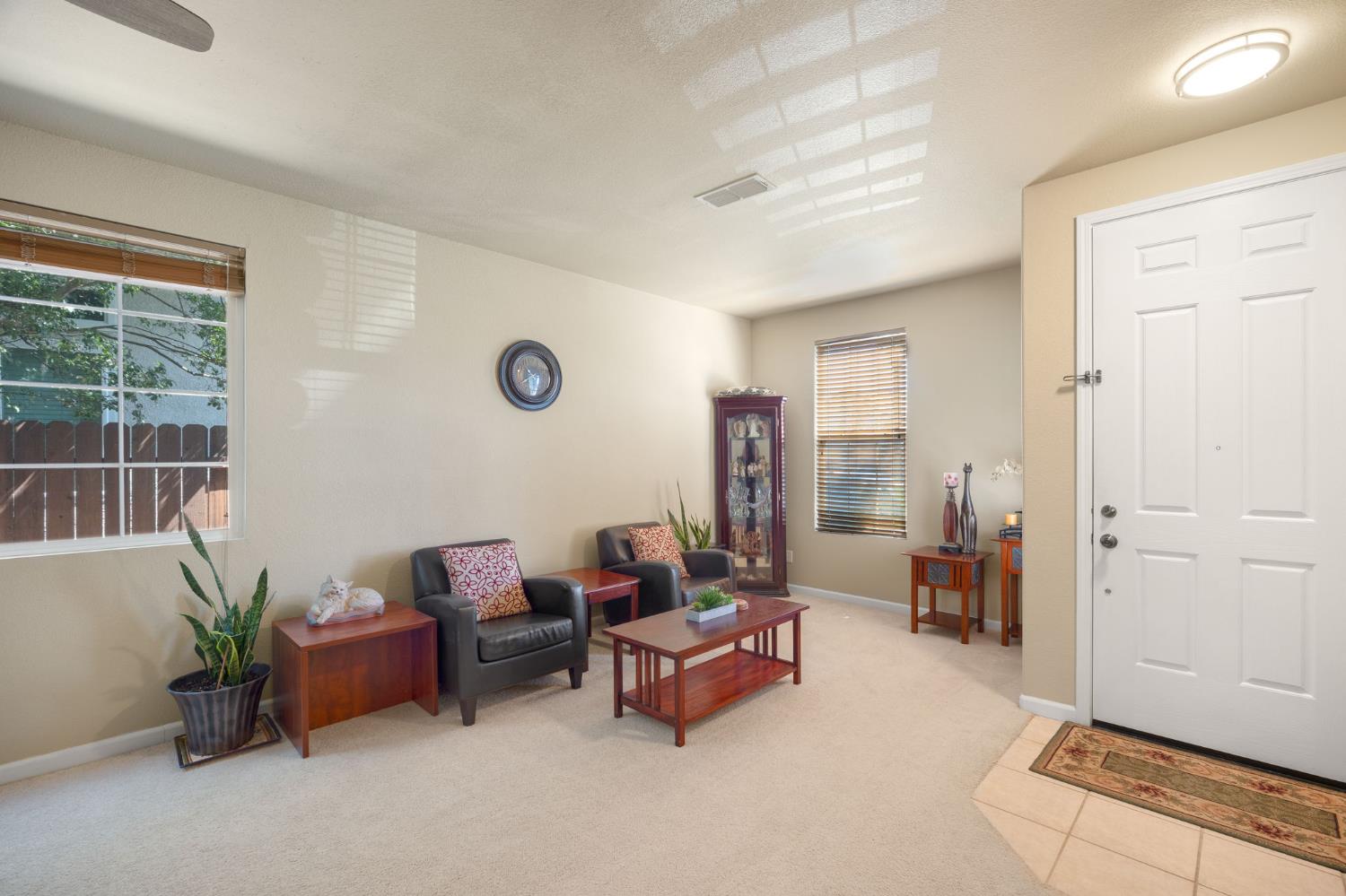 3097 Tintorera Way