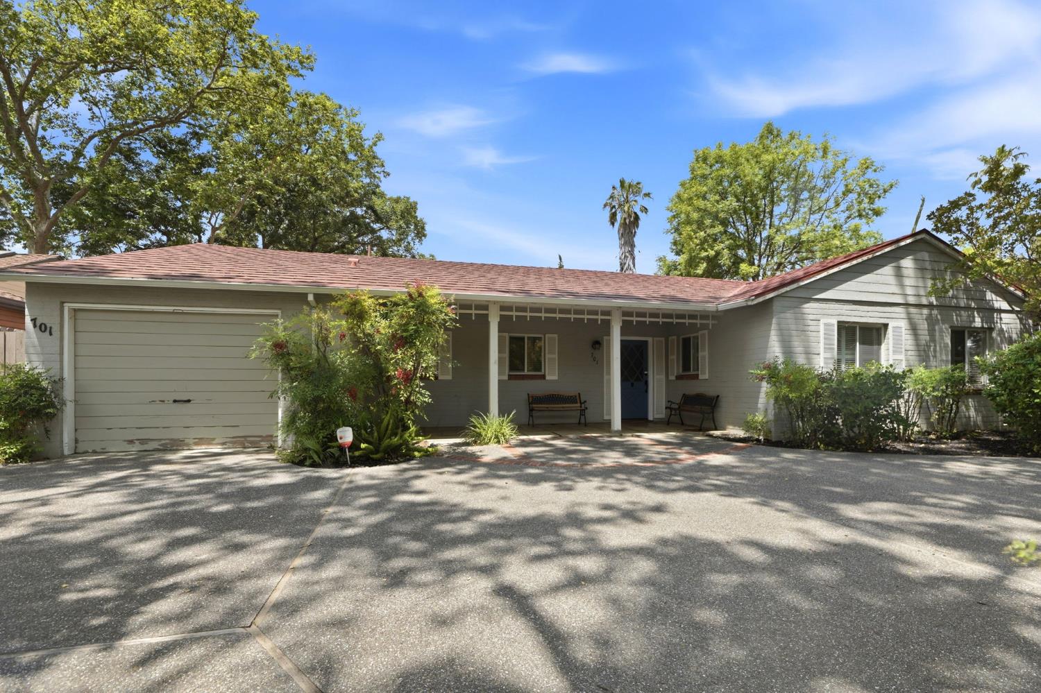 701 Oak Avenue