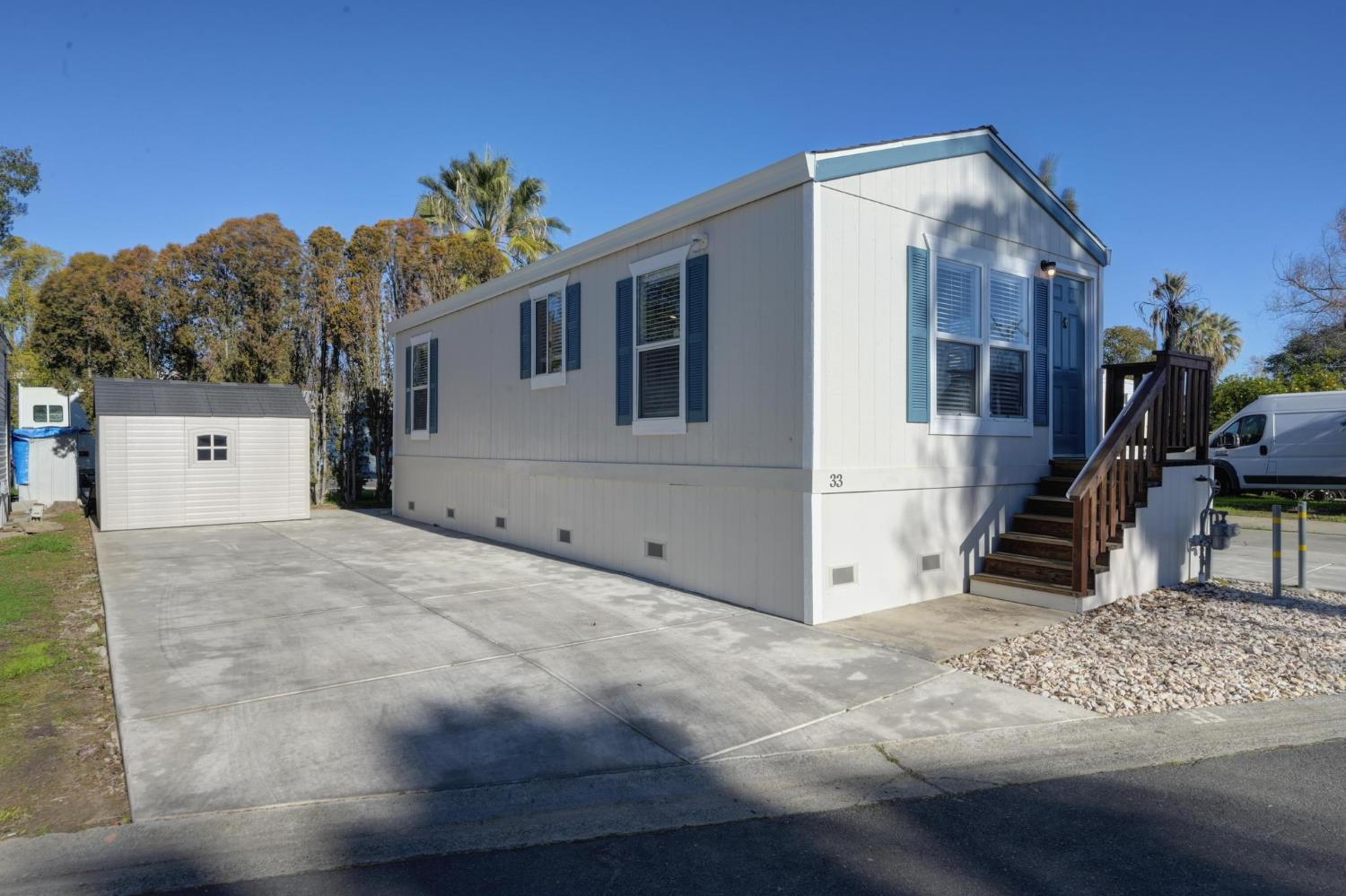 3440 Fulton Avenue 33