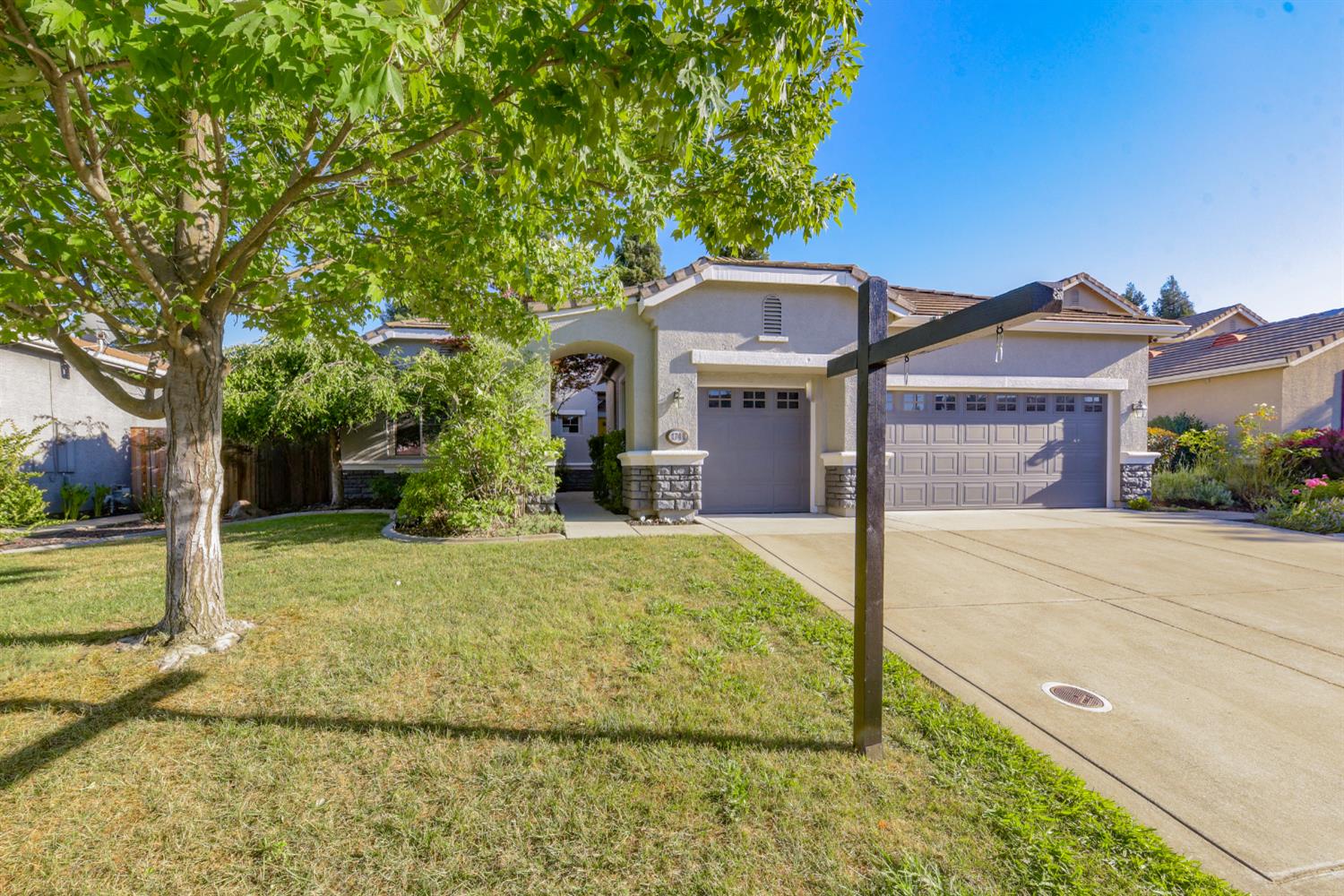 1749 Greywood Circle
