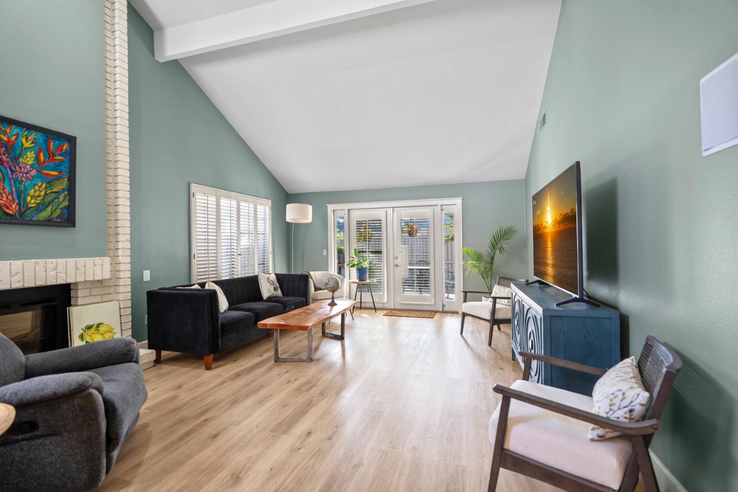 250 W Rumble Road D