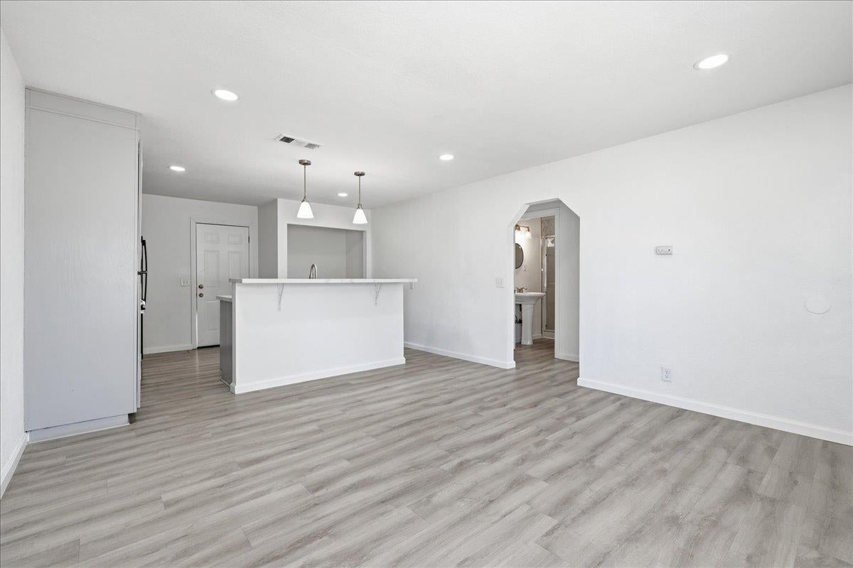 3928 Elm