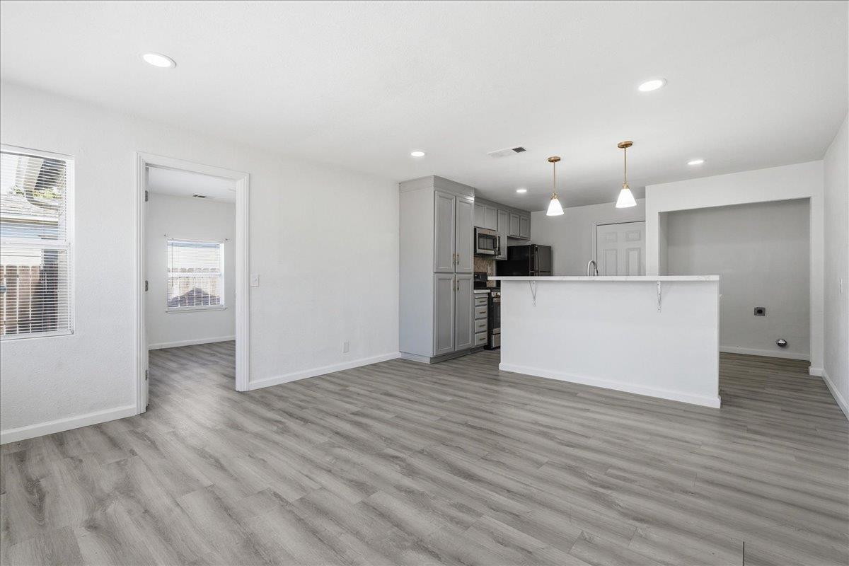 3928 Elm