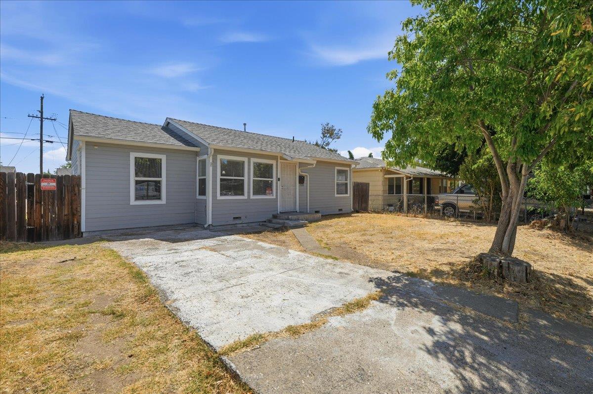 3928 Elm