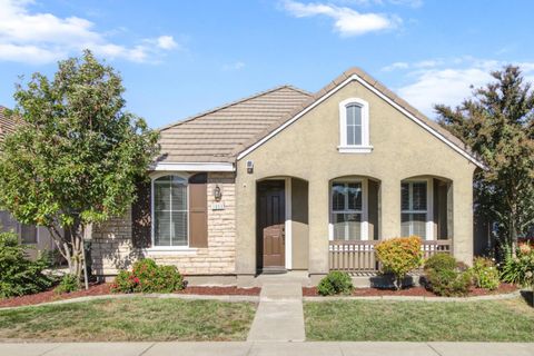 1893 Acari Avenue Sacramento CA 95835