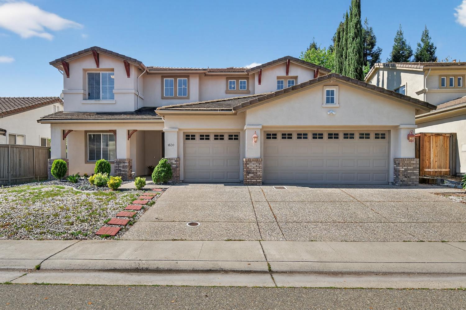 1820 Heather Garden Lane