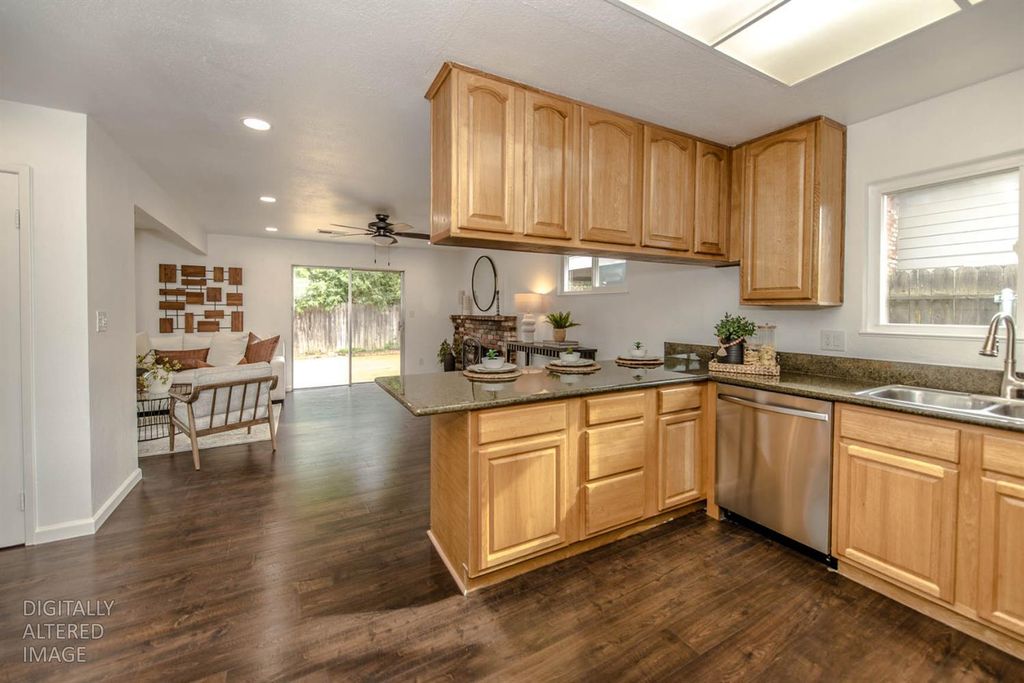 Photo of 125 Kern Avenue, Woodland, CA 95695 (MLS # 226007574)