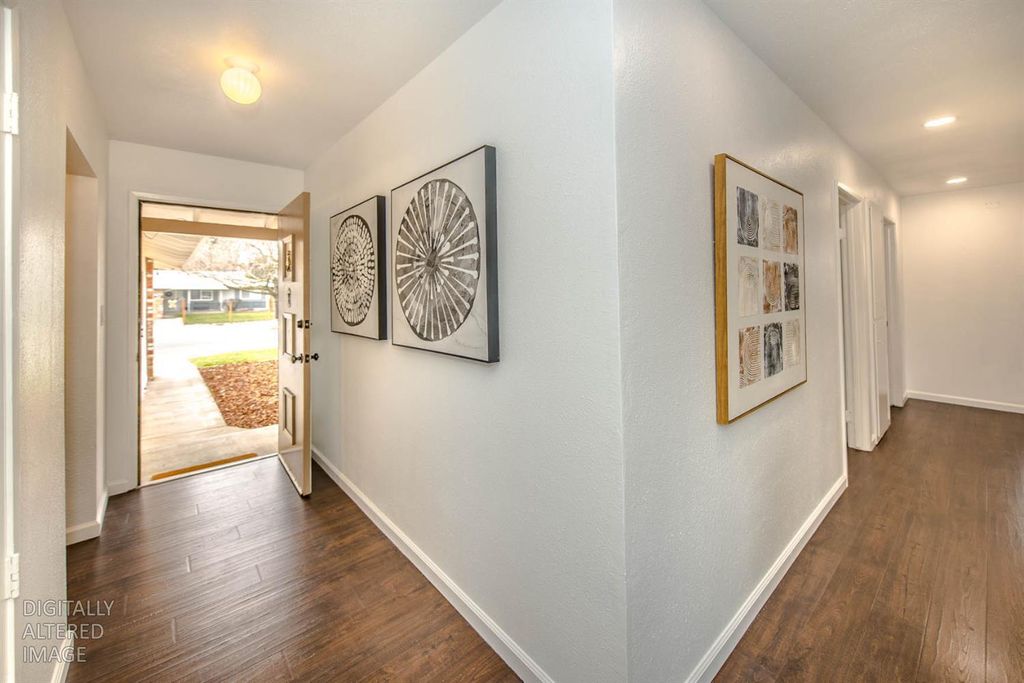 Photo of 125 Kern Avenue, Woodland, CA 95695 (MLS # 226007574)