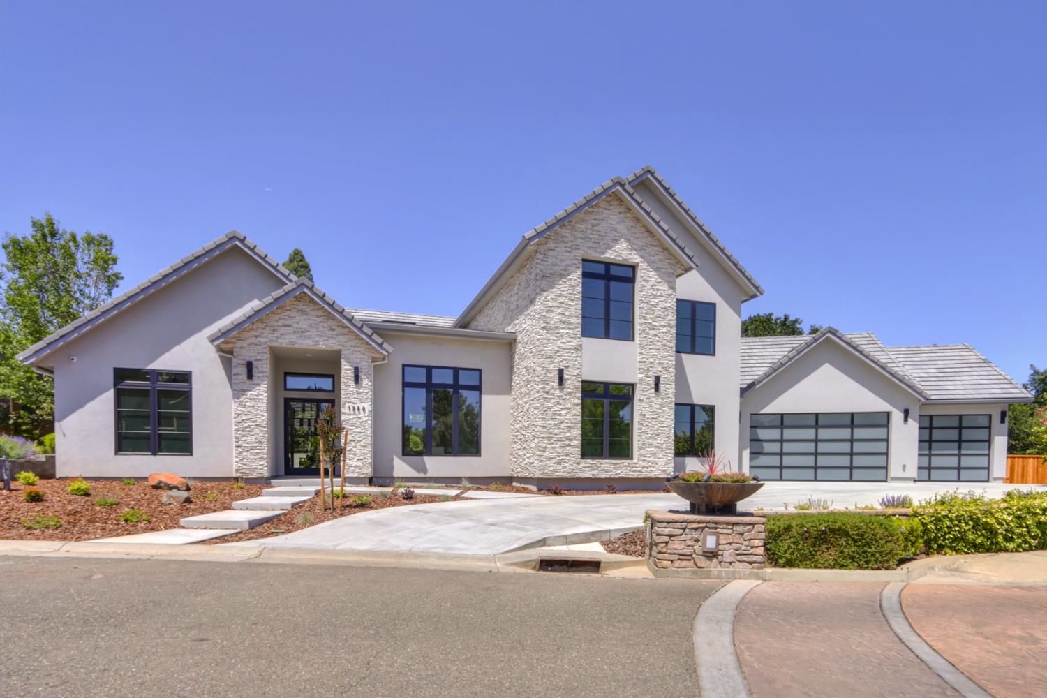 1360 Pars Oak Lane